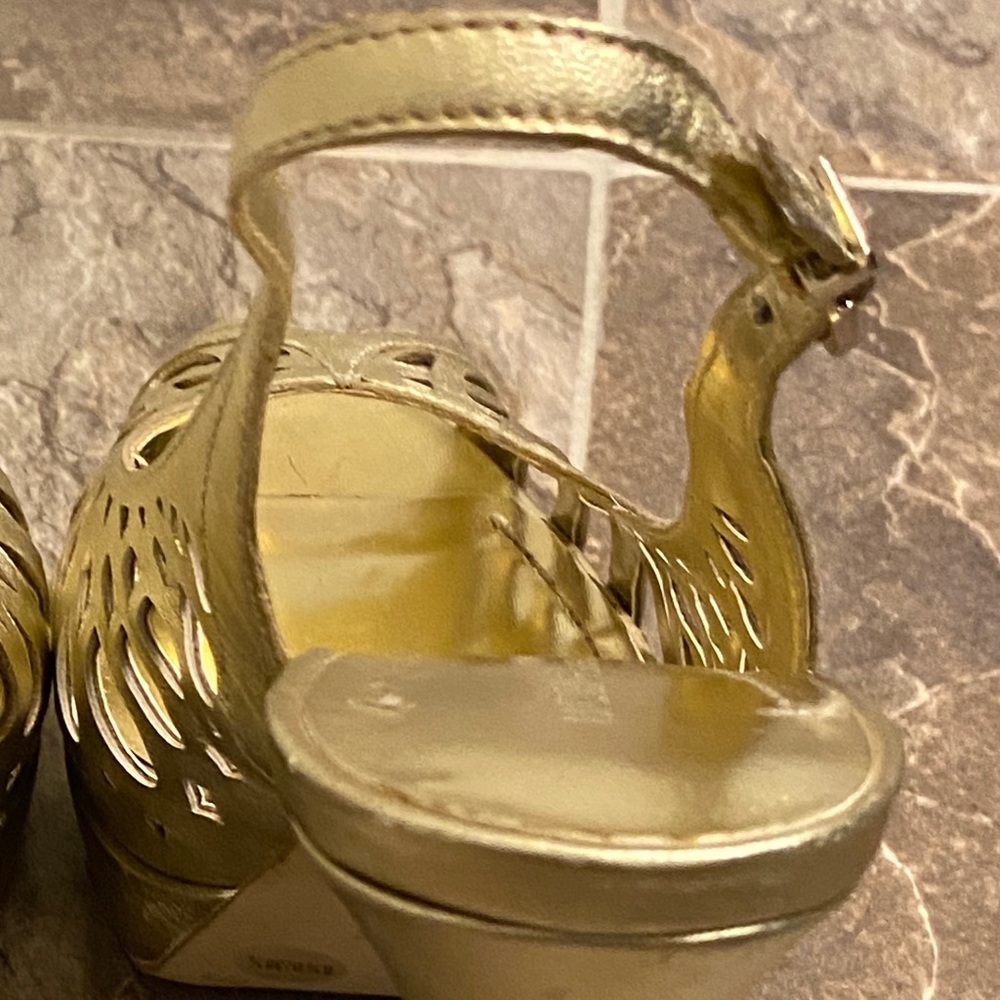 Bcbgeneratio Platform Open Toe Sling Back Heels. - image 7